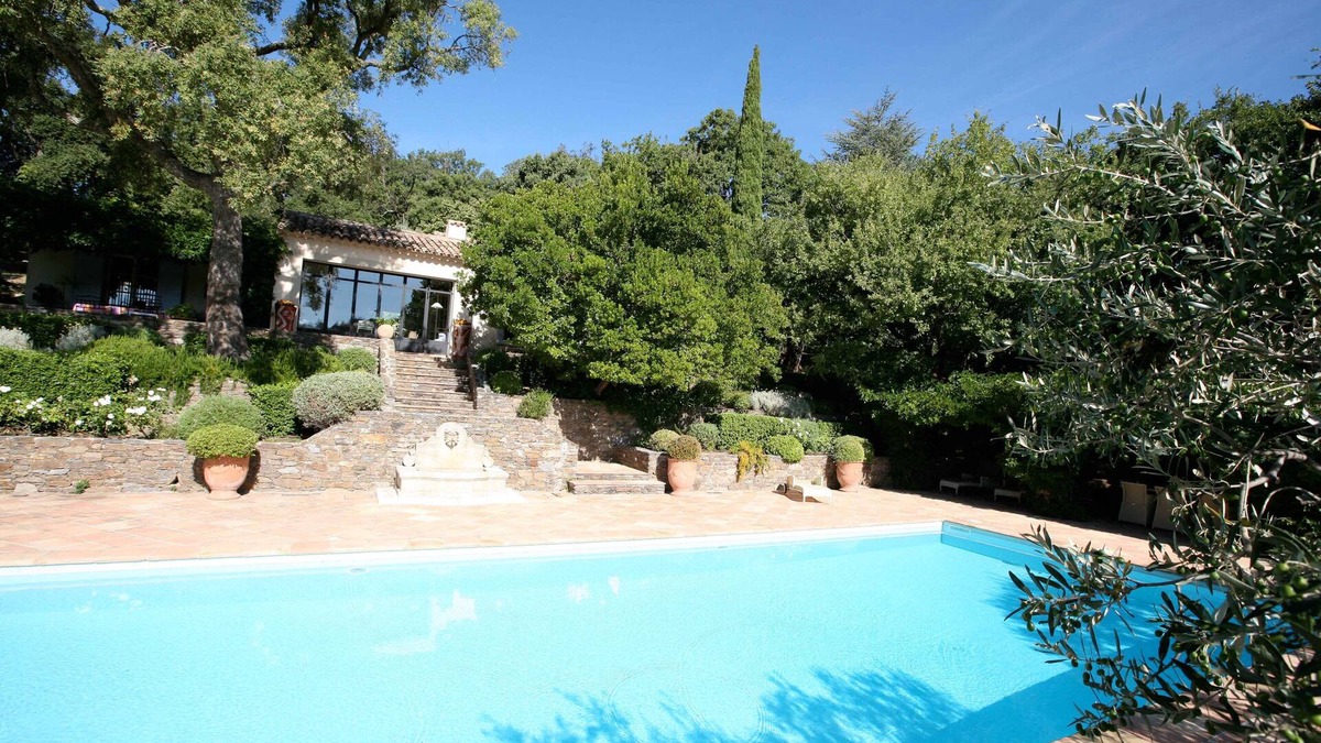 La Garde-Freinet House | Beautiful Mini-Estate with Boules, Tennis, Large Pool with Vineyard Vews