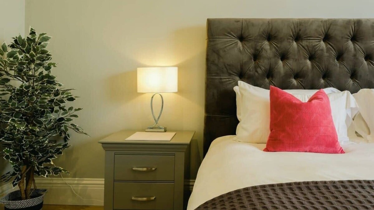 Cotham Apartment | Beautiful Modern 2 Bed Apartment in Great Location in Bristol!