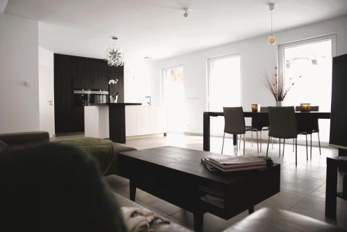 Neudorf-Weimershof Apartment | Beautiful Modern 2BR Apartment with big terrace