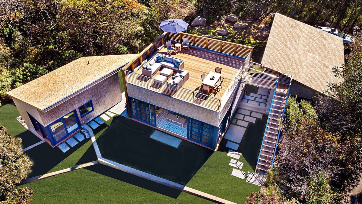 Aquinnah House | Beautiful, Modern Beach Home in Aquinnah With A Spectacular Roof Top Deck.