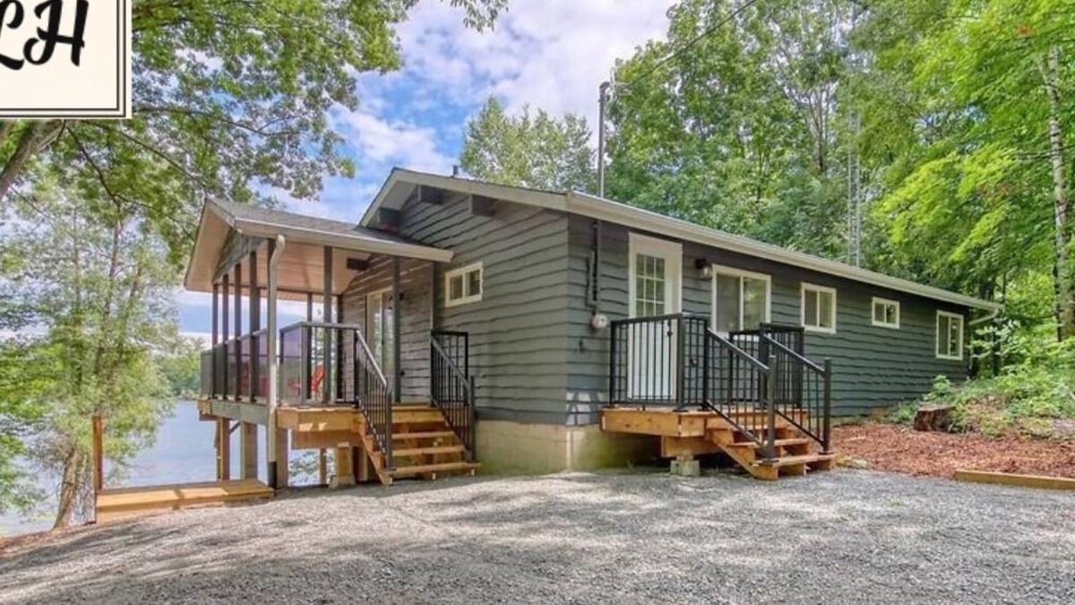 Frontenac Cottage | Beautiful modern cottage on Cranberry Lake