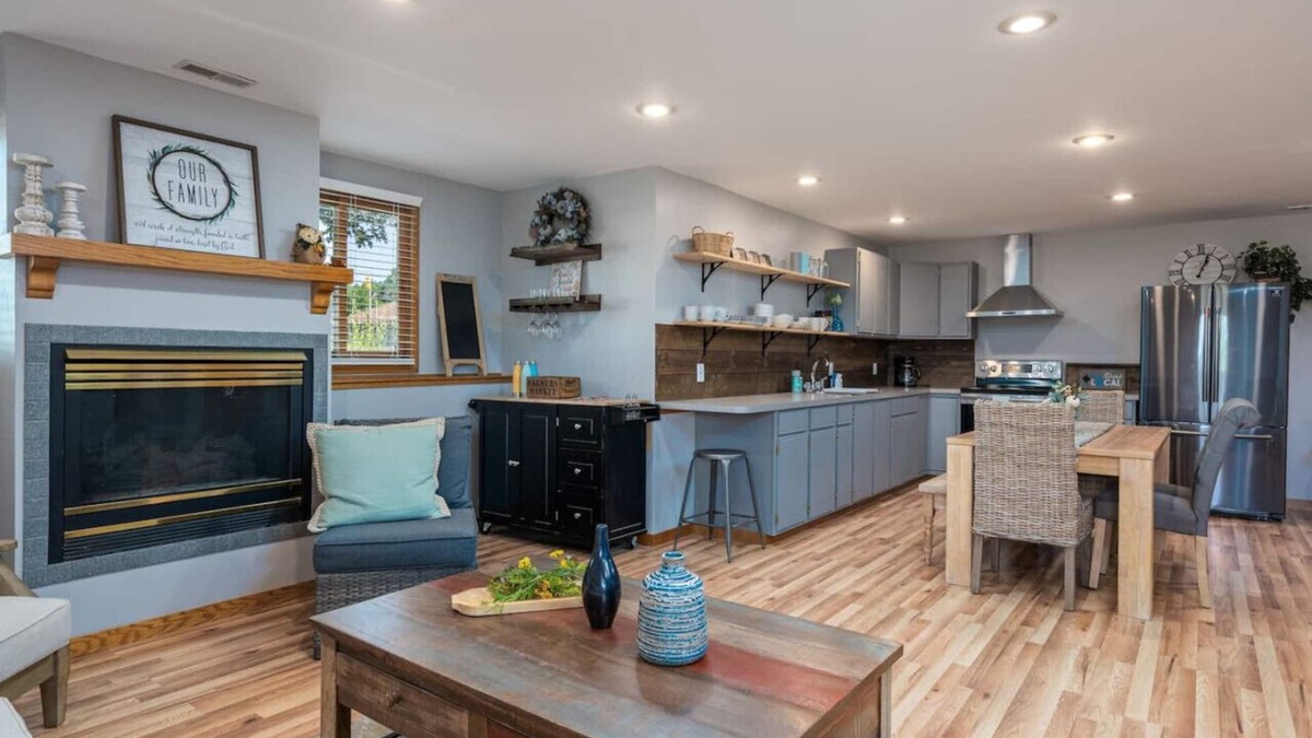 Jenison Cottage | Beautiful Modern Farmhouse in Hudsonville MI