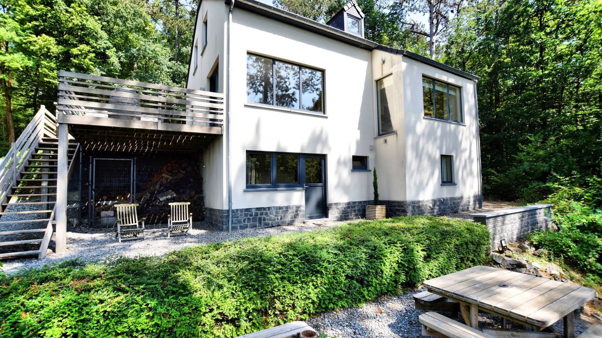 Bomal-sur-Ourthe House | Beautiful, modern house with stunning views, hot tub and sauna in green surroundings