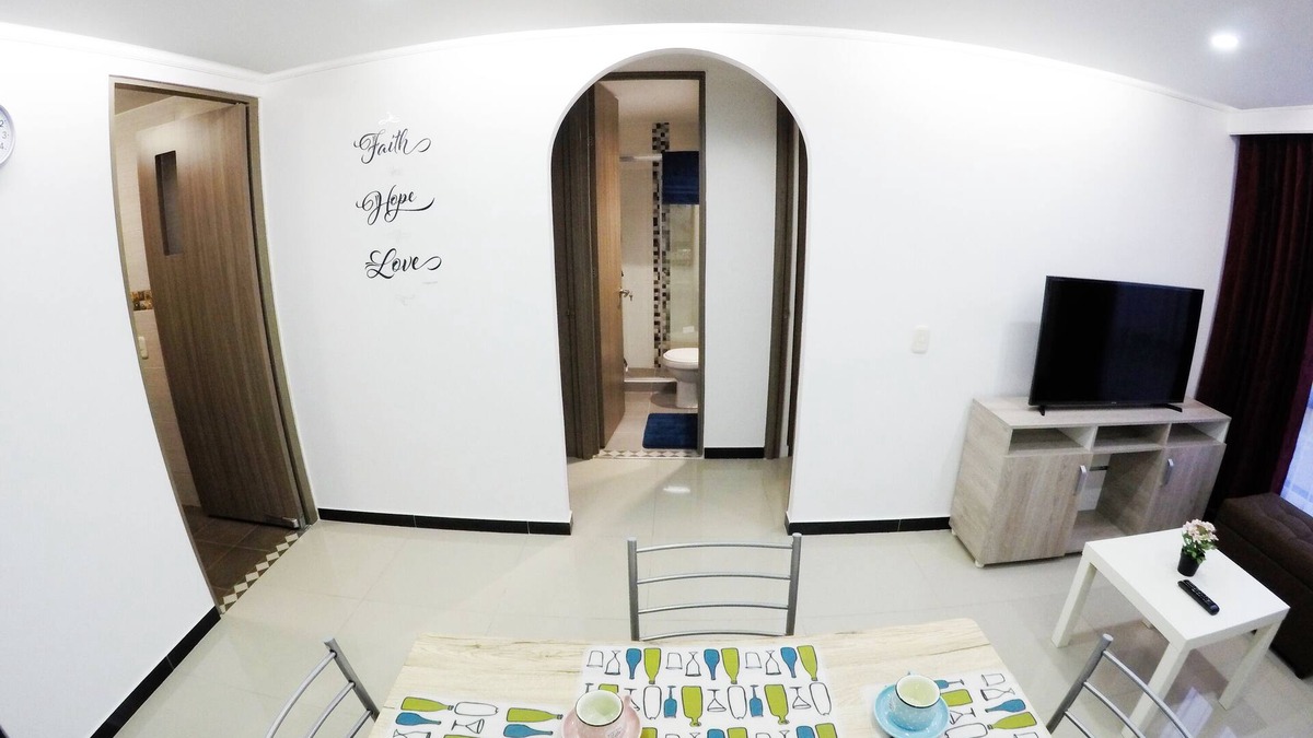 Kennedy Apartment | Beautiful Modern New Apartment! Close to the Airport Wi-Fi Netflix