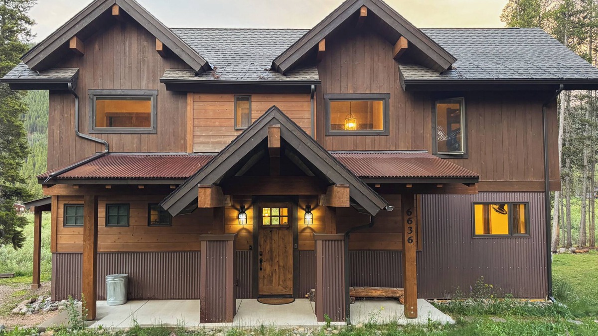 Blue River Cabin | Beautiful Modern Rustic Lodge on the Blue River