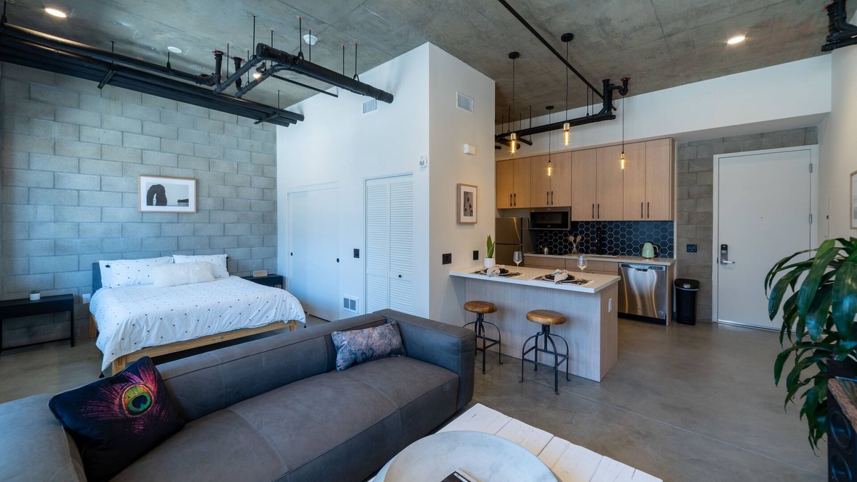 Vista Apartment | Beautiful Modern Studio in DT Vista!