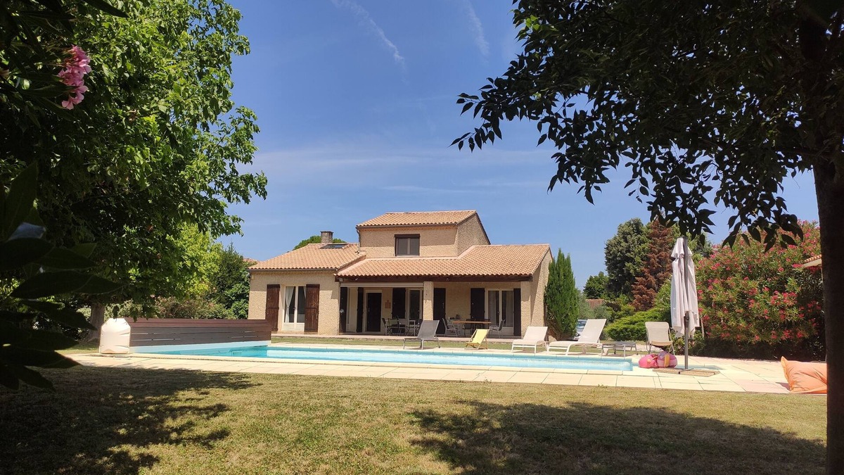 Jonquieres Villa | Beautiful modern villa of 150m2 on 3000m2 with heated swimming pool