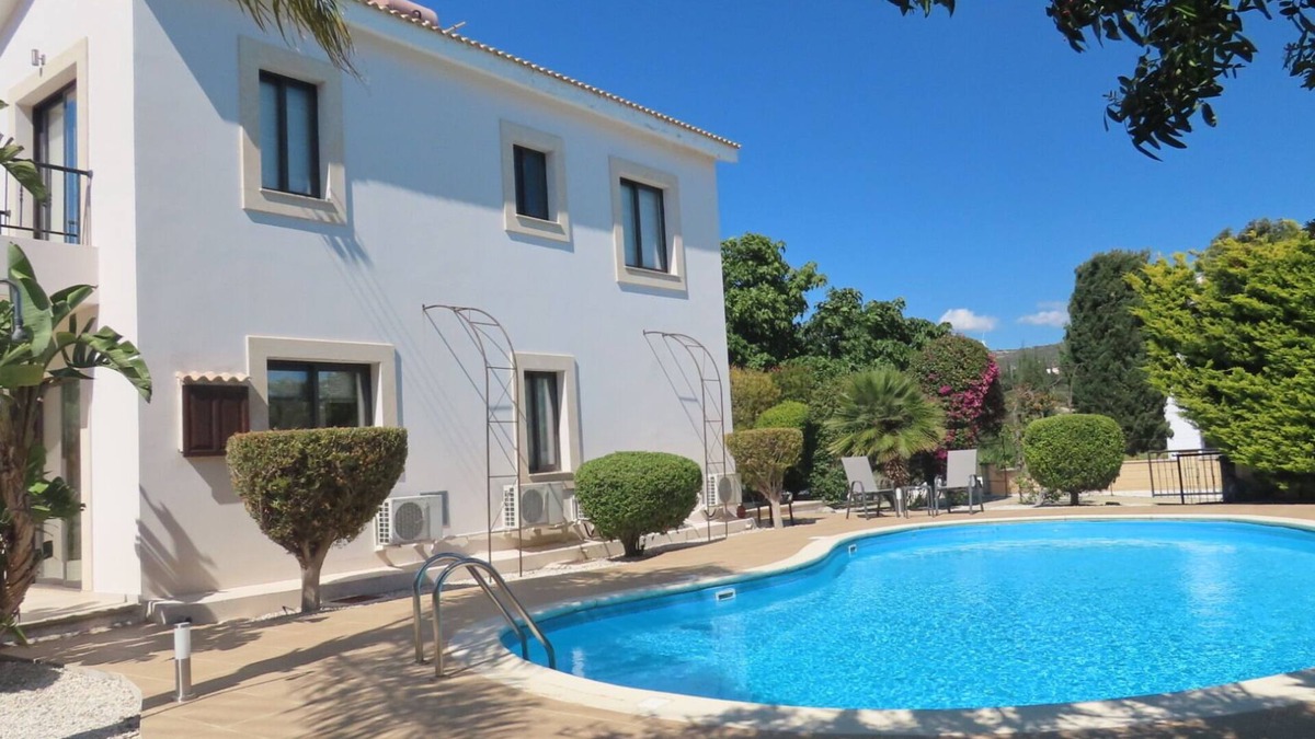 Kouklia Villa | Beautiful modern villa with large private pool Secret Valley golf resort Paphos.