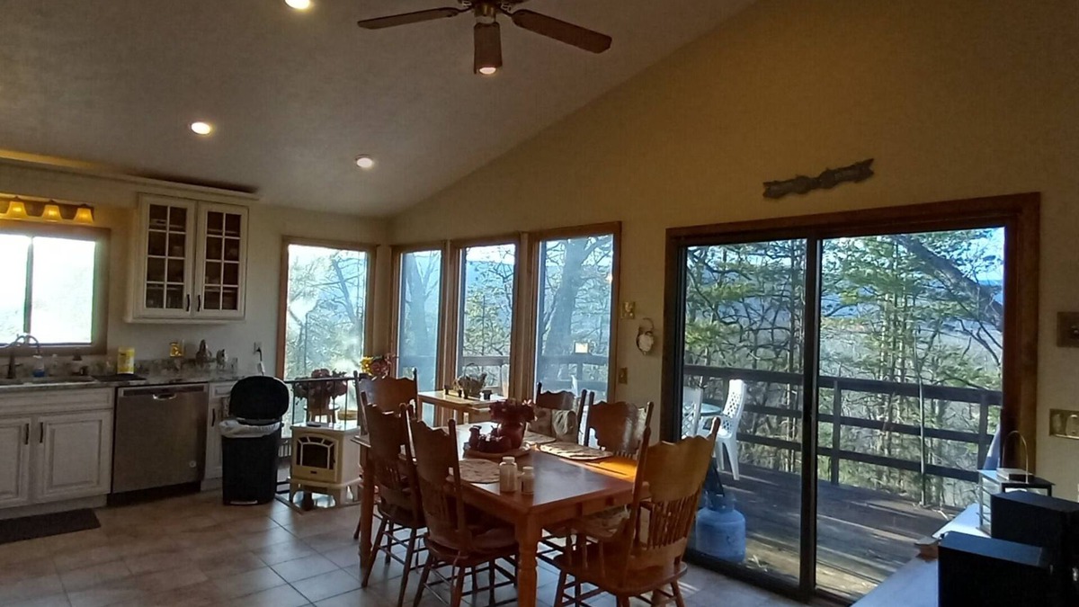 Mount Jackson Ski Chalet | Beautiful Mountain Chalet with views, ski, golf, lake and pro Mt. bike trails.