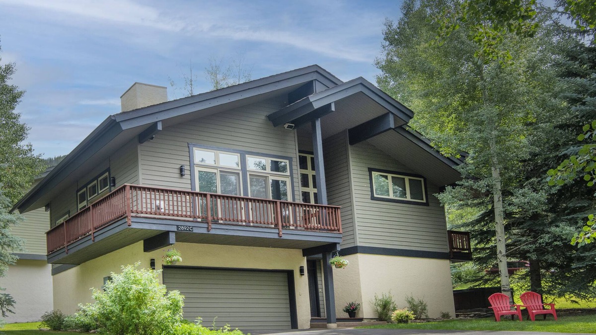 Vail House | Beautiful Mountain Home With Hot Tub on Free Bus Route