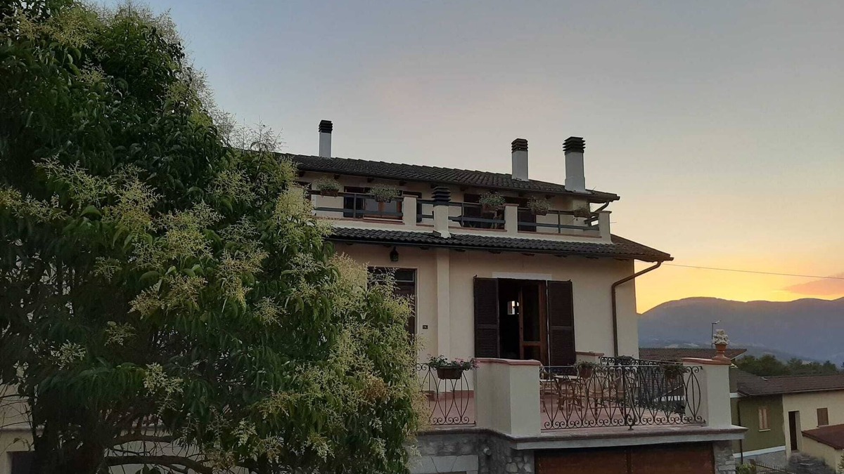 Cascia House | Beautiful mountain house with spectacular views