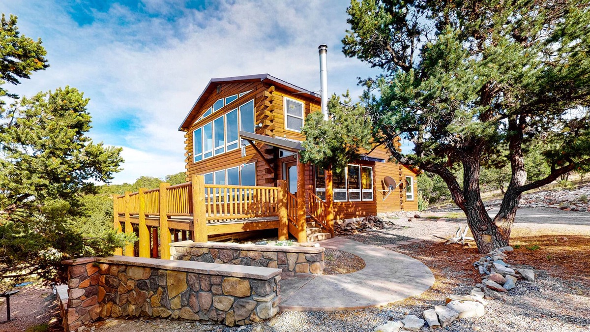Del Norte House | Beautiful Mountain-Top Home on 40-Plus Acres in South Fork w/Free WiFi/Decks