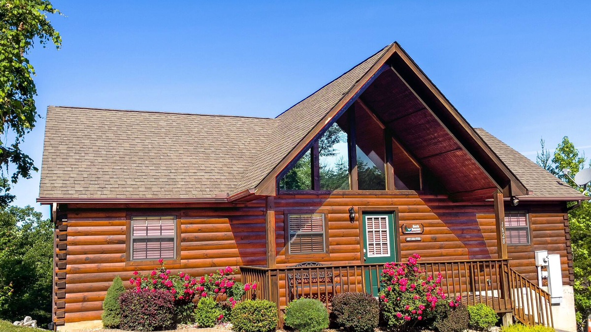 Sevierville Cabin | Beautiful Mountain Sunset View! Hot Tub, Pool Table, Closest to Dollywood