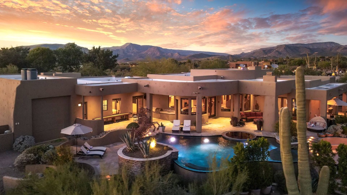 Cave Creek House | Beautiful Mountain View home w/Infinity Pool, Spa, 3 Fireplaces and more.