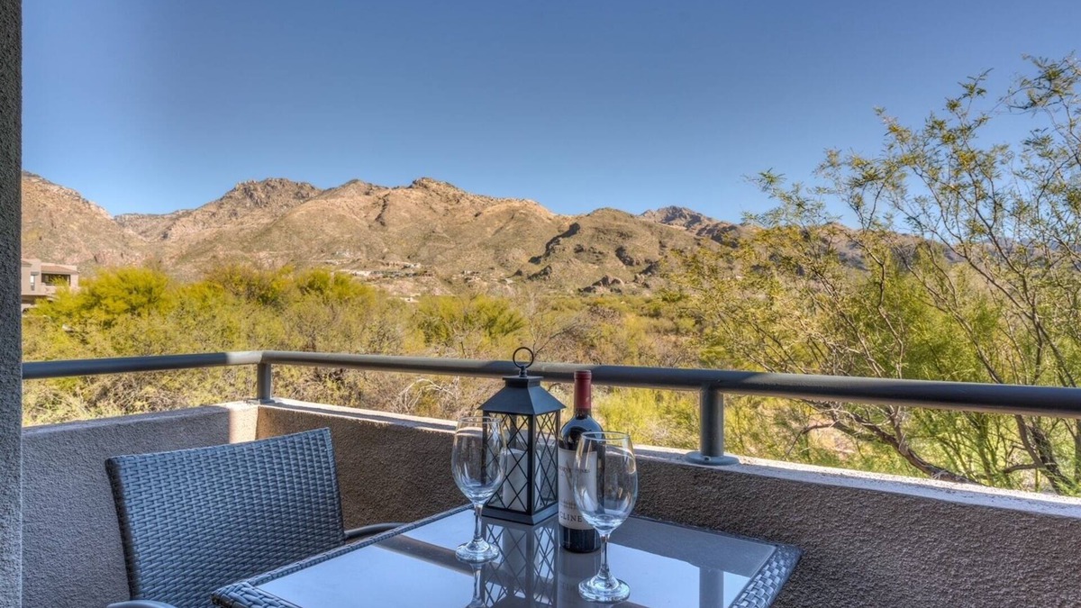 Tucson Condo | Beautiful mountain views from every window