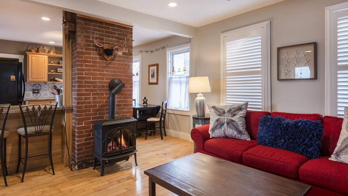 Munjoy Hill Apartment | Beautiful Munjoy Hill Private Oasis
