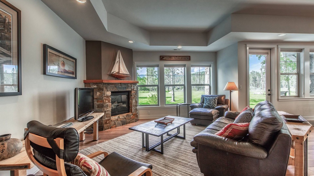 Dover Bay Condo | Beautiful natural setting in a new waterfront resort near Sandpoint