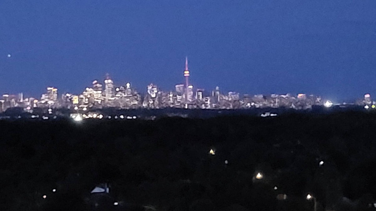 Etobicoke Apartment | Beautiful & New 1Bedroom retreat!