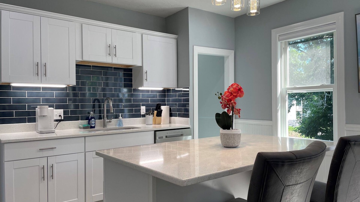 Worcester Apartment | Beautiful New 2 BD near Hospitals, Free Parking