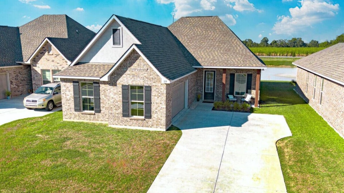 Milton House | Beautiful New 3 Bed 2 Bath