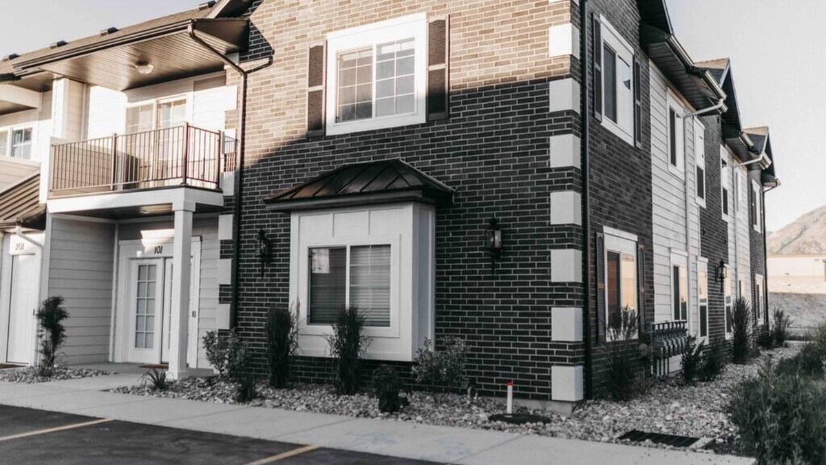 Logan Condo | Beautiful New 3 BR 2BA Townhome, No stairs!