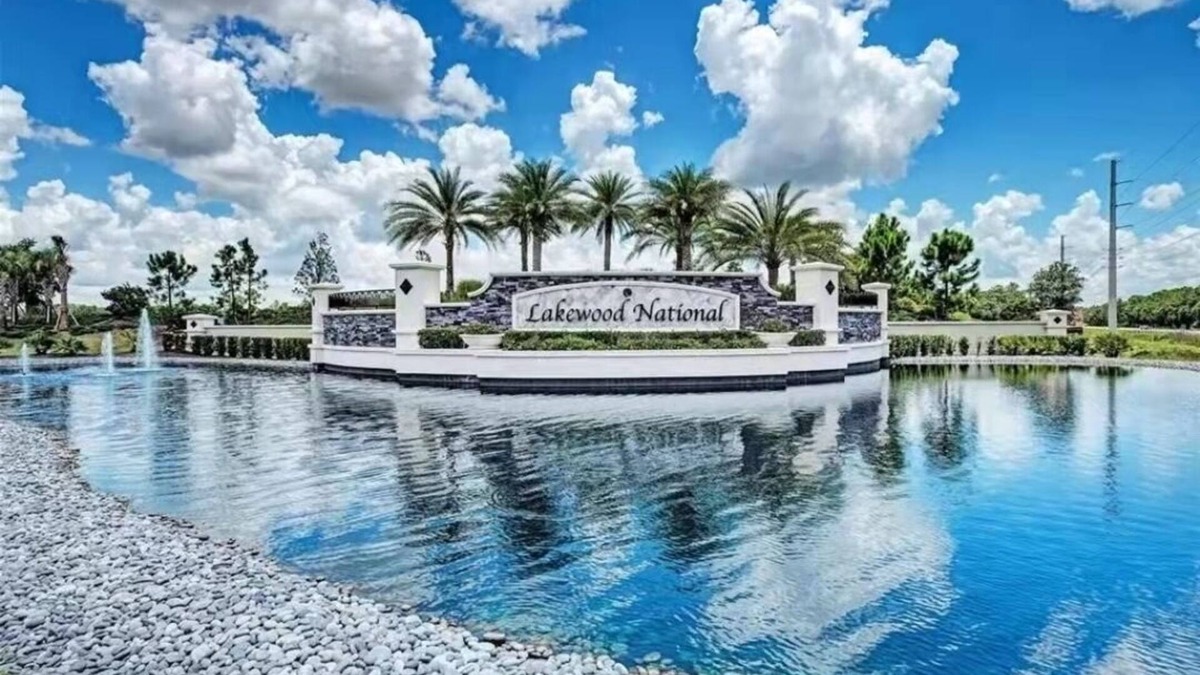 Lakewood Ranch Condo | BEAUTIFUL New Condo in Lakewood National Golf and Country Club
