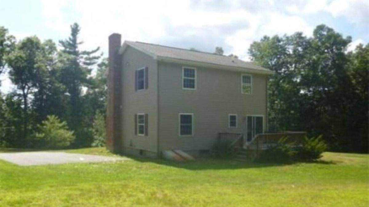 Leominster House | BEAUTIFUL NEW ENGLAND HOME NEAR WACHUSETT MTN, WORCESTER JUST 1HR BOSTON, NH, VT