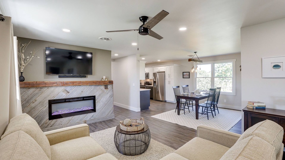 New Haven House | Beautiful New Haven Home on Spacious Working Farm!