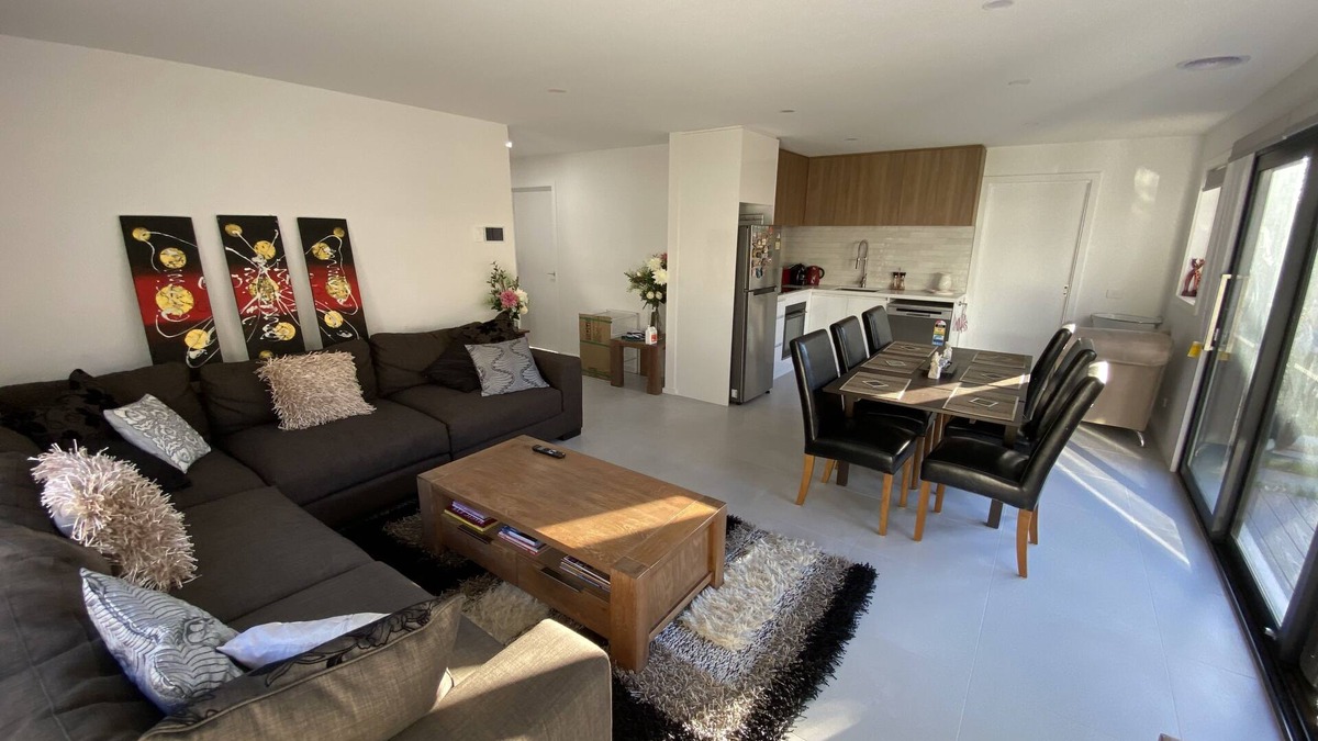 Safety Beach House | Beautiful New Holiday Place 5 Mins To Beach With Gym, Kitchen And Office Nook