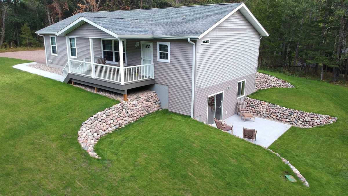 Nekoosa House | Beautiful new house 5 min from Sand Valley Golf and 45 min from Wisconsin Dells