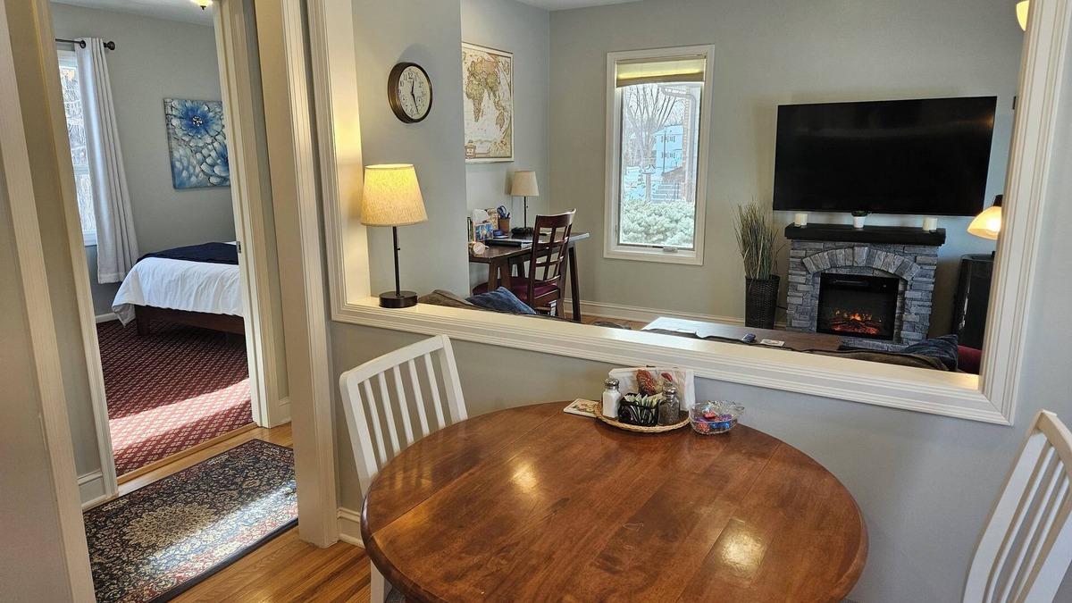 New Hope Apartment | Beautiful New Luxury Retreat Near Downtown Minneapolis