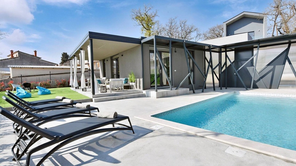 Baderna Villa | Beautiful newly built house with private yard and pool near Porec. Pets friendly.
