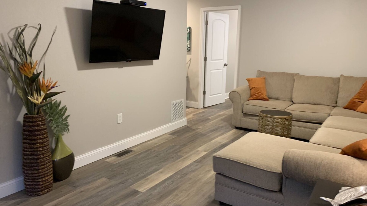 Osage Beach House | Beautiful newly updated 4 bedroom lakefront home in a great location!