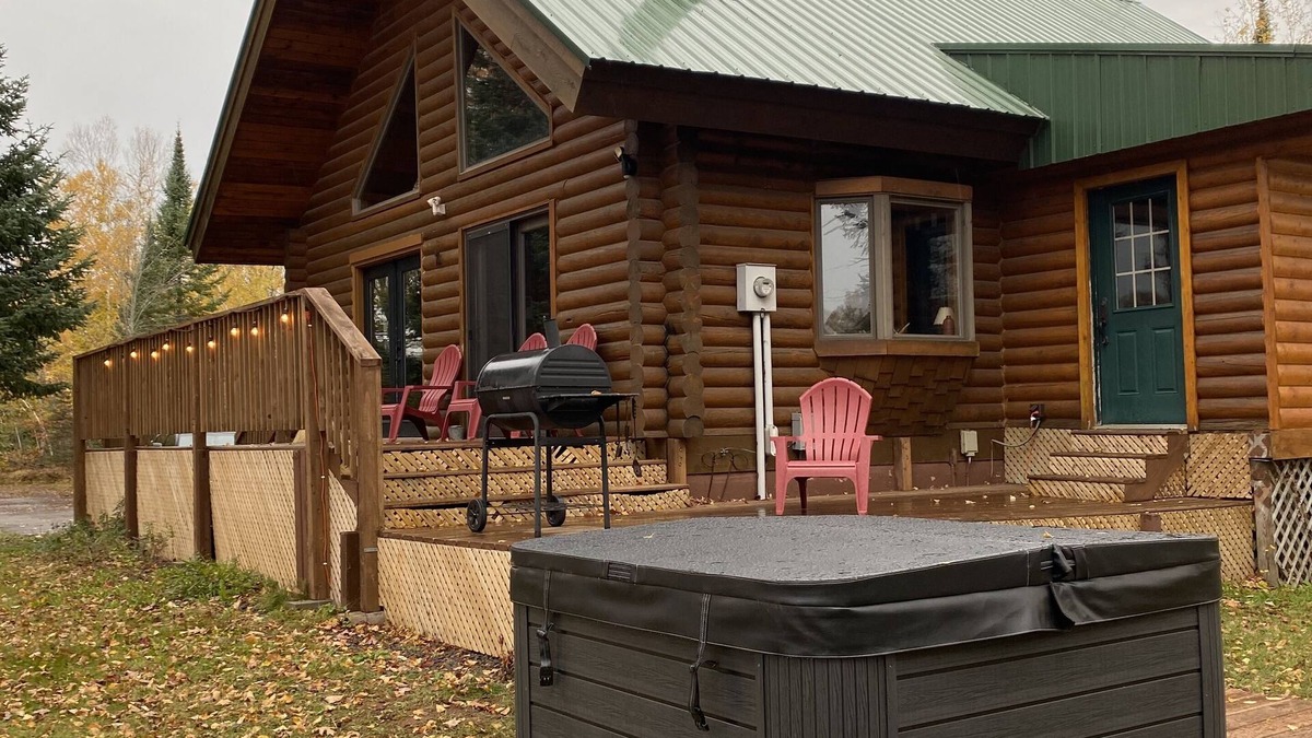 South Range Cabin | Beautiful North Woods Lodge