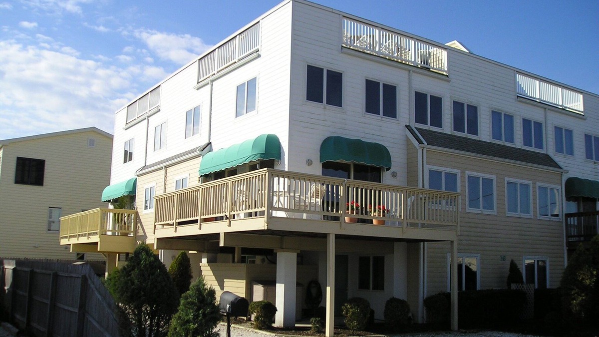 Rehoboth by the Sea House | Beautiful Ocean Block Condo In Dewey Beach- CONTACT OWNER BEFORE RESERVING!