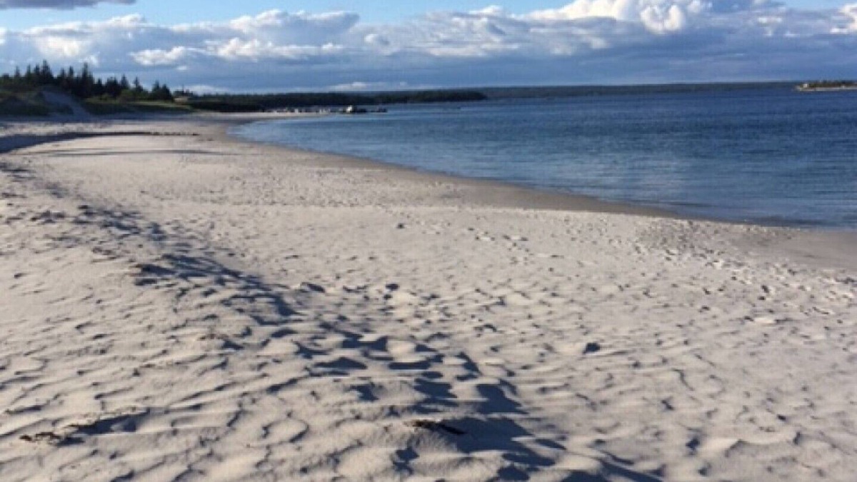 Hunts Point House | Beautiful Ocean-front Beach House near Liverpool, Nova Scotia