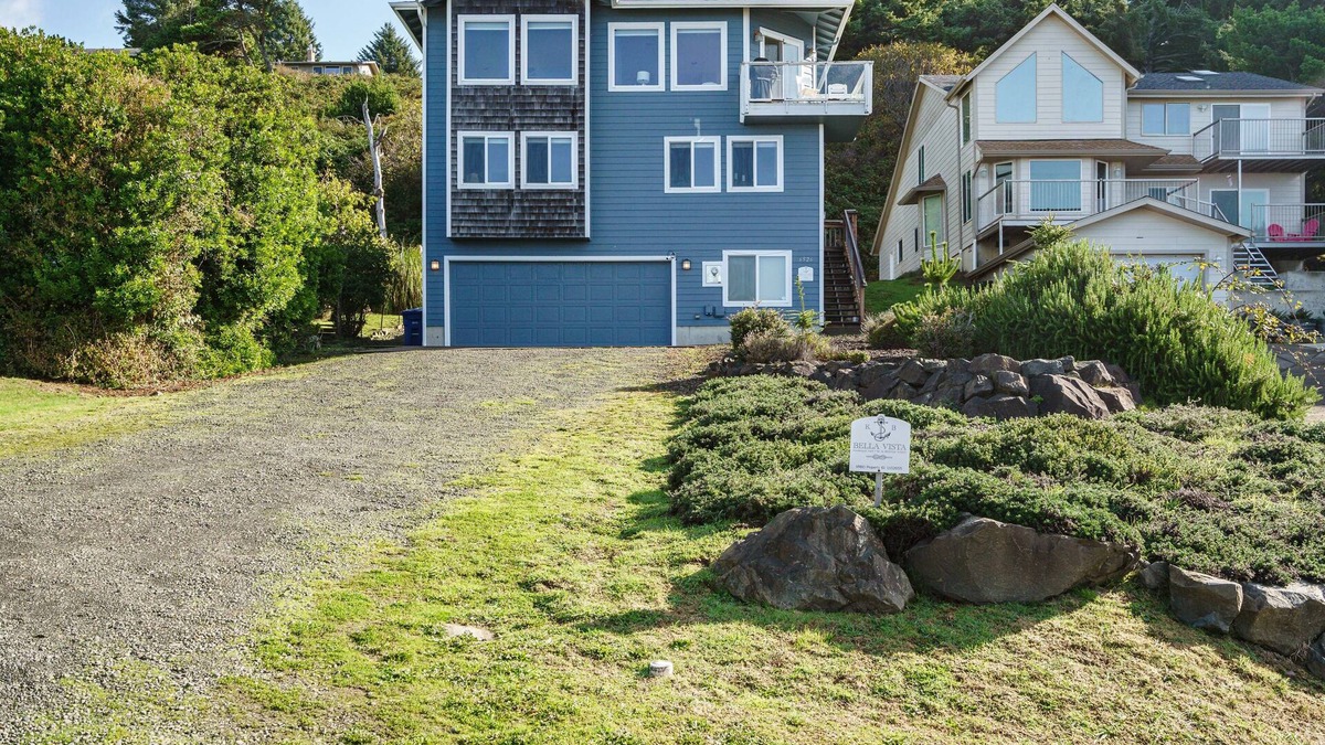 Roads End House | Beautiful Ocean Views From All Three Levels!