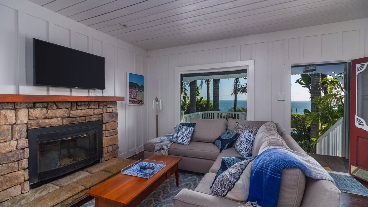 Summerland House | Beautiful Ocean View Superb Home Summerland Lillie by the Sea