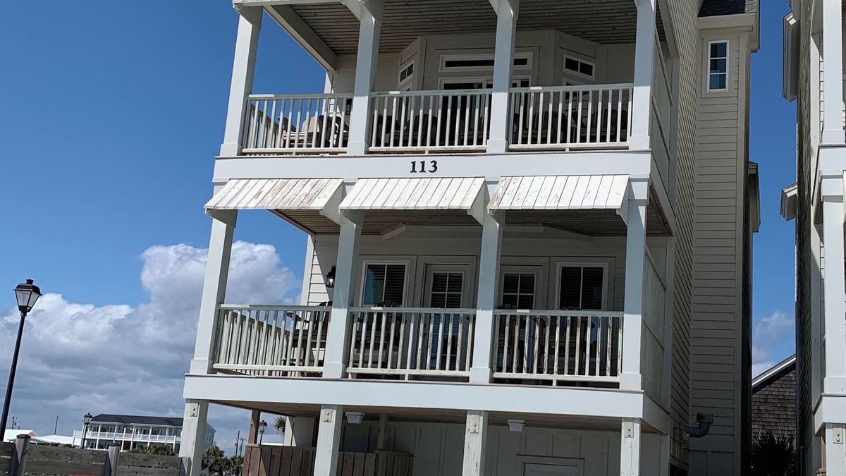 Atlantic Beach House | BEAUTIFUL OCEANFRONT 5 BR HOME WITH ELEVATOR AND POOL. 10% OFF REMAINDER 2025