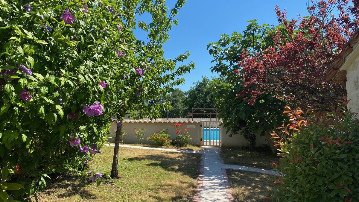 Lacepede Cottage | Beautiful old cottage, with a rear terrace giving stunning panoramic views.