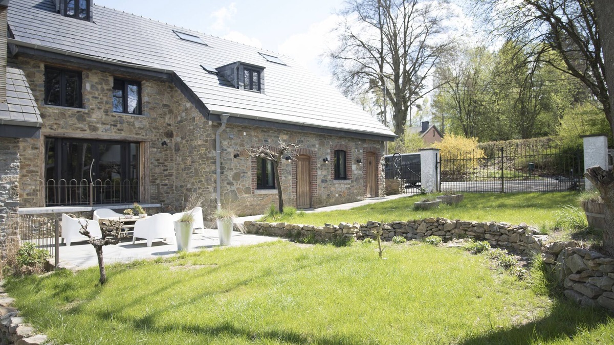 Spa House | Beautiful old farmhouse, completely modernized