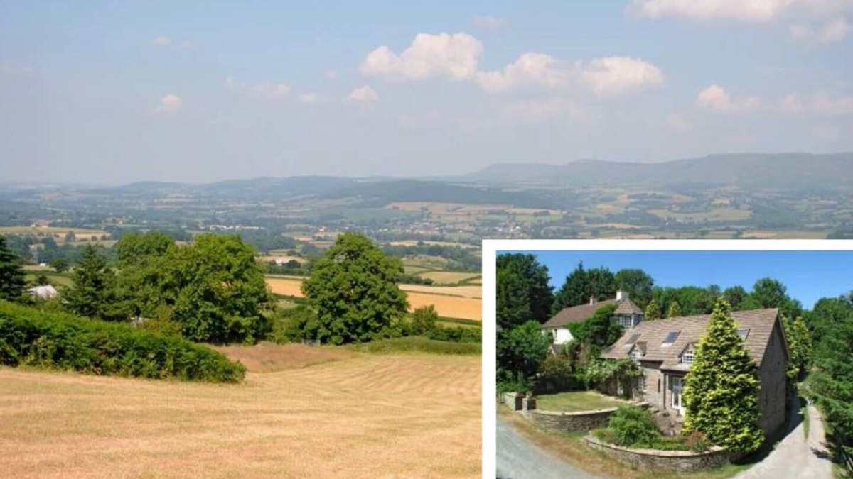 Llanfihangel Tal-y-llyn House | Beautiful old farmhouse in the Brecon Beacons