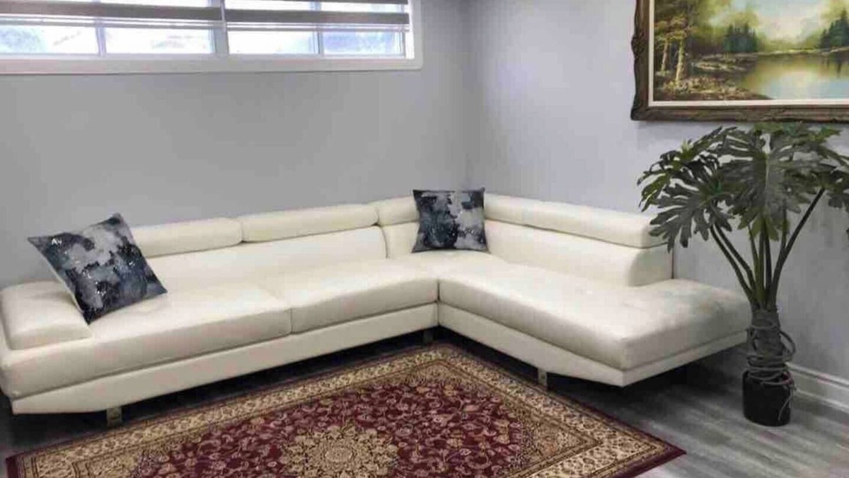 Golfdale Gardens Apartment | Beautiful One bedroom basement apartment