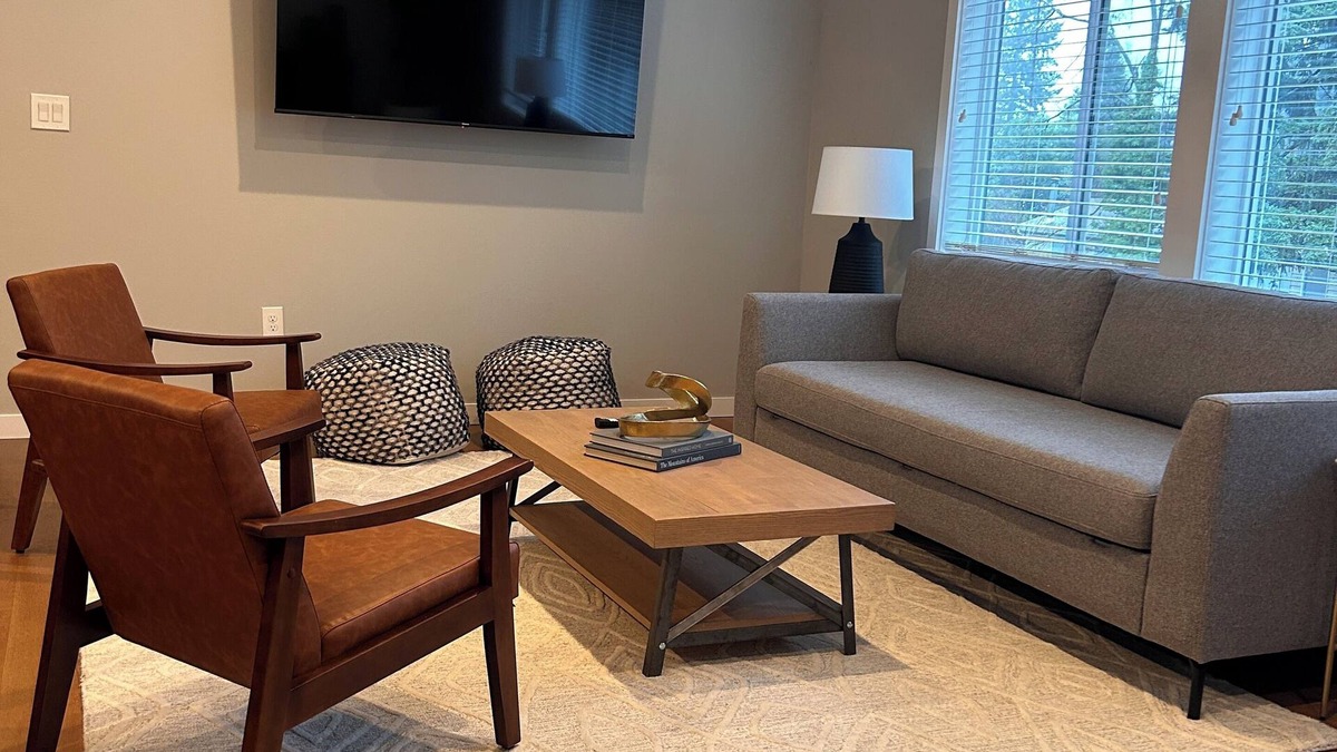 Carver House | Beautiful One Family Home - Near PDX/Waterfront