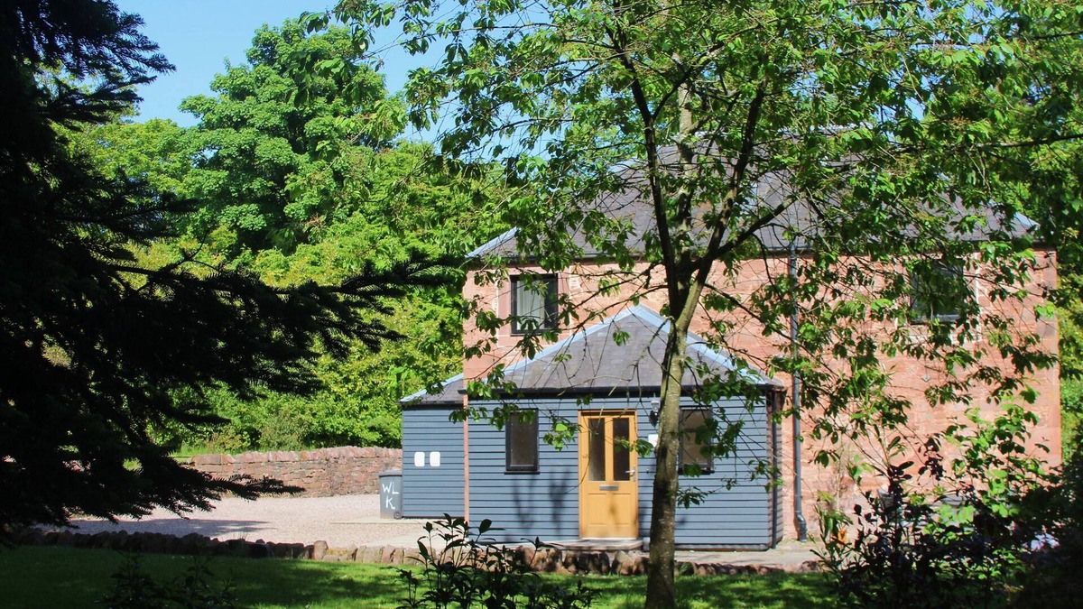 Letham Grange Cottage | Beautiful open plan cottage in the heart of woodlands close to beach and golf.