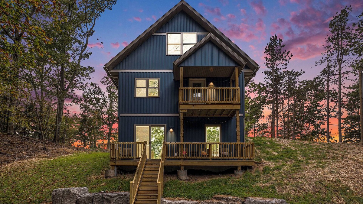 Arcadia House | 🐻 Beautiful Overlooking Shoreline 2BDR Chalet ➠18396