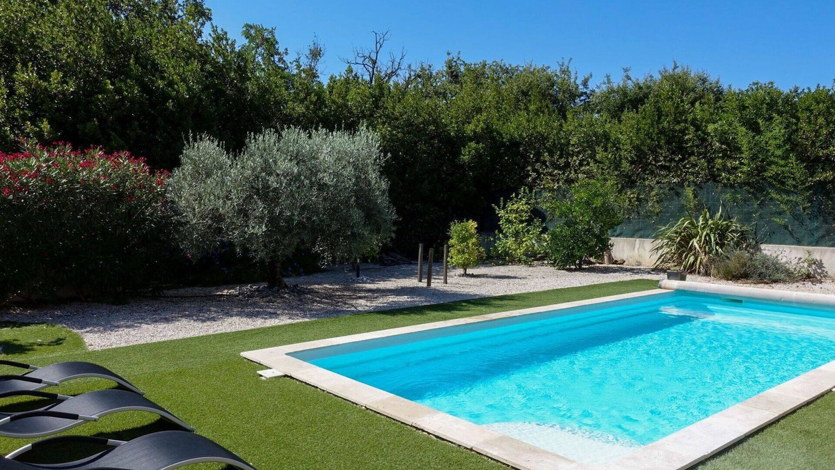 Bormes-Les-Mimosas Villa | Beautiful private villa for 8 guests with WIFI, private pool, TV and terrace