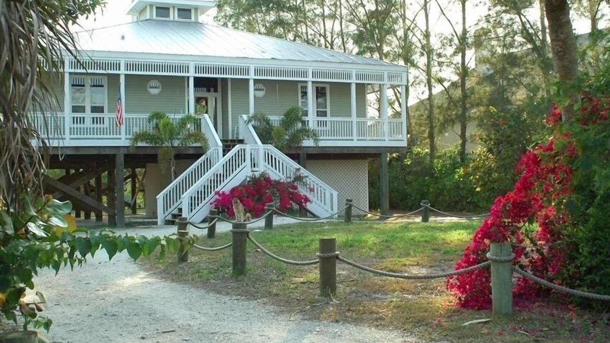 Palm Island House | Beautiful Palm Island House! Walk2Beach. Pool, Spa, Kayaks, Bikes, Dock.Amazing!