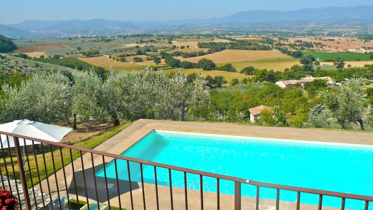 Poreta Villa | Beautiful Panoramic Views From This 17th Century House With Large 12m. Pool