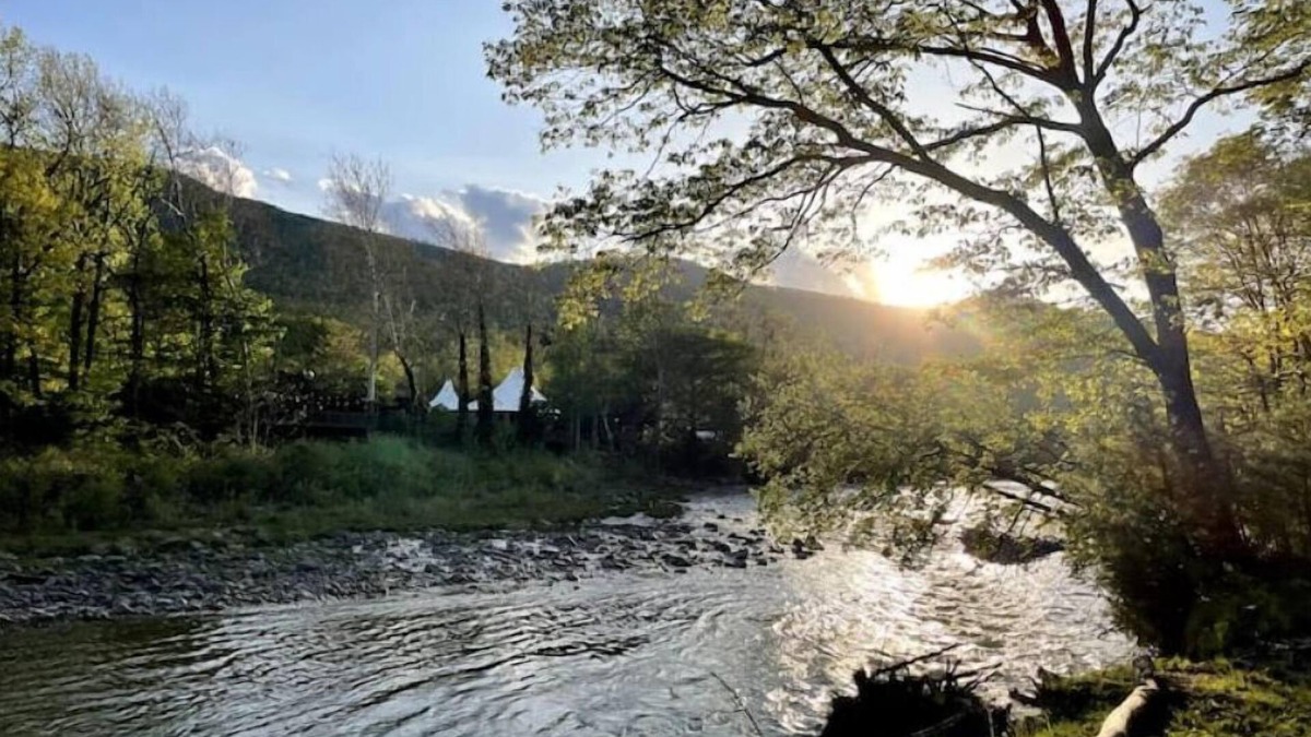 Mount Tremper House | Beautiful Park model RV on bank of Esopus Creek